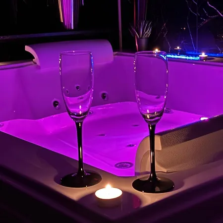 Apartament Z Jacuzzi Na Wylacznosc Dolina Baryczy Zmigrod Exterior foto