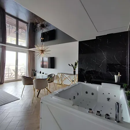 Apartament Z Jacuzzi Na Wylacznosc Dolina Baryczy Zmigrod Exterior foto